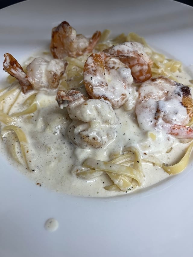 Shrimp Alfredo L.