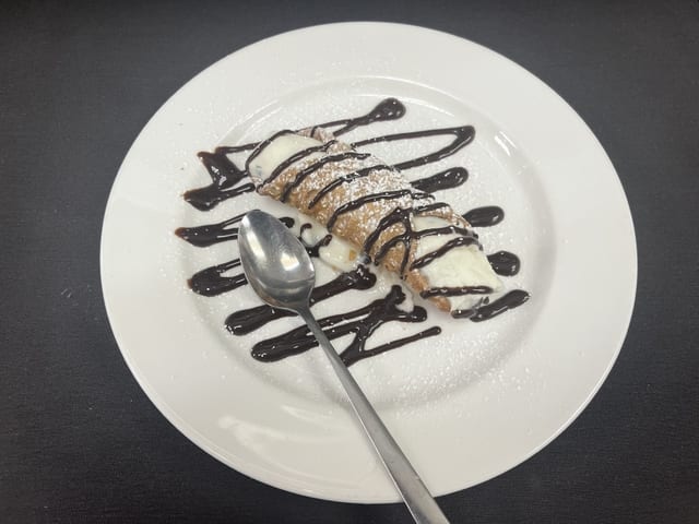 CANNOLI.