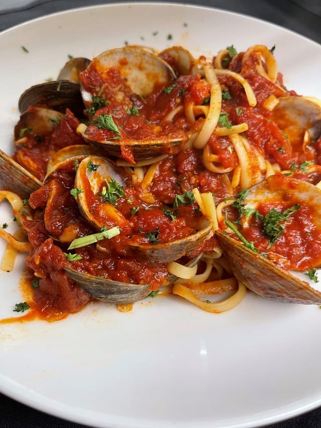 Red Clams L 8pc..