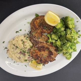 GRILLED CHICKEN, mashed potates, broccoli