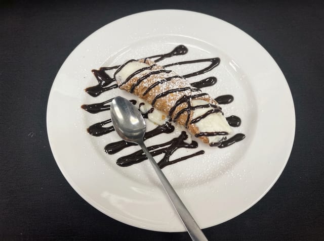 Cannoli.